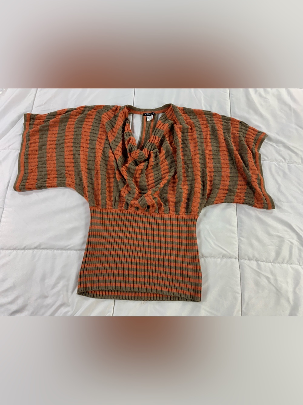 Pre loved VENUS too womens size S